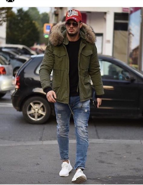 Parka Outfit Men, White Sneakers Outfit, Mens Winter Fashion Outfits, Suits Men Business, Mens Fashion Casual Winter, Cold Outfits, Mens Fashion Inspiration, Mens Winter Coat, Winter Outfits Men