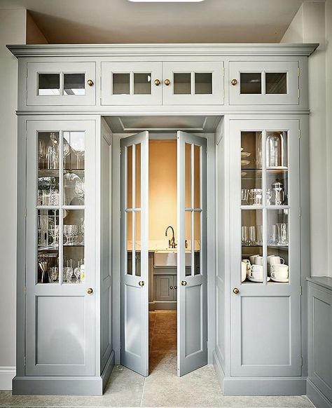 Transitional Decor Kitchen, Kitchen Pantry Design, Pantry Door, Butler's Pantry, Pantry Design, Walk In Pantry, Kitchen Pantry, Glass Doors, 인테리어 디자인