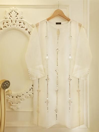 Agha Noor Official White Mirror Work Suit, Agha Noor Official, Short Kurti Designs Latest, Agha Noor Dresses, Short Kurti Designs, Mirror Work Dress, Agha Noor, Lace Dress Design, Short Kurti