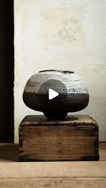 30K views · 4.4K likes | Julia éther on Instagram: "Experimenting 🧚🏼‍♀️🌚
How do we like the crackled texture on clay? I honestly can’t stop doing that.

#clay #pottery #handbuiltpottery #vase #stoneware #stonewarepottery" Texture On Clay, Wabi Sabi Ceramics, Hand Built Pottery, Stoneware Pottery, Clay Pottery, A A, Stoneware, Vase, Ceramics