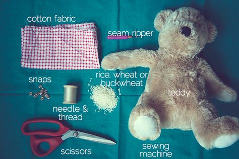 The Perfect Pear: DIY // Teddy Bear Heat Pad    My nieces would love this - maybe a christmas present :) Diy Heat Pack, Diy Heating Pad, Diy Teddy Bear, Heat Bag, Microwave Heating Pad, Heat Pad, Heating Pad, Stuffed Animal Patterns, Christmas Presents