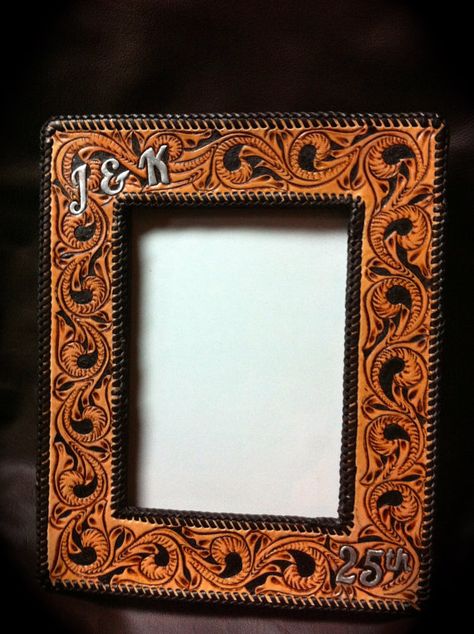 Handmade tooled leather picture frame www.clickincowgirls.com Tooled Leather Picture Frame, Cheesy Gifts, Leather Picture Frames, Custom Leather Work, Photo Gifts Diy, Leather Tutorial, Leather Working Patterns, Tooling Patterns, Leather Engraving