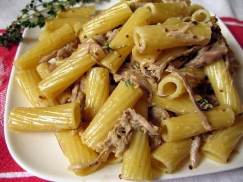 Rigatoni with (leftover) shredded pork in a mustard thyme cream sauce. HOLY CRAP WAS THIS GOOD!! I don't even like mustard all that much, and this was amazing! I used a whole grain grey poupon and the pork loin I made two nights prior (even though it was seriously herb encrusted)... Excellent! Shredded Pork Recipes, Leftover Pork Tenderloin, Pork Pasta, Mustard Cream Sauce, Leftover Pork, Pork Roast Recipes, Pasta Carbonara, Shredded Pork, Fusion Food