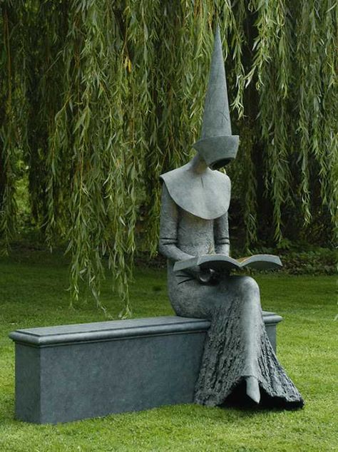 Philip Jackson. 1944. - Imgur Figurative Kunst, Arte Peculiar, Mary Cassatt, 다크 판타지, Stanley Kubrick, Sculptures & Statues, Art Sculpture, Dark Art, Character Design Inspiration