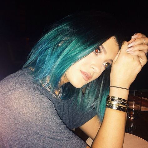 kyliejenner's photo on Instagram Kylie Jenner Blue Hair, Style Kylie Jenner, Kardashian Wedding, Kim Kardashian Wedding, Jenner Hair, Kylie Jenner Hair, Teal Hair, Super Hair, Ombre Hair Color