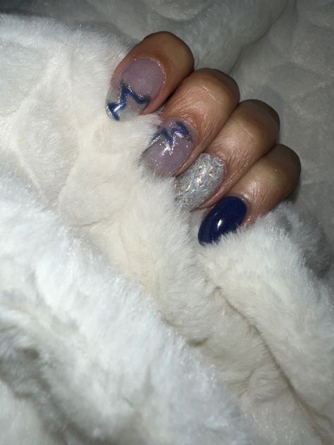 Aesthetic blue silver nails with stars Midnights Nails Taylor Swift, Taylor Swift Midnight Nails, Midnight Nails Taylor Swift, Midnights Nails Taylor, Nails Blue Silver, Midnight Nails, 1920 Dresses, Dallas Cowboys Nails, Swift Nails