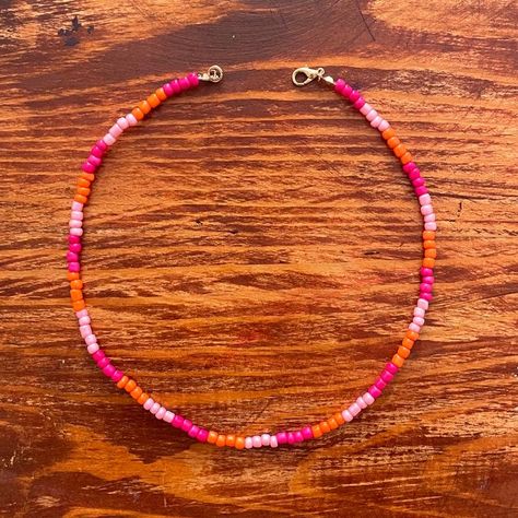 Ideas Collares Bolitas, Bead Color Combinations, Pink Beads Necklace, قلادات متدلية, Simple Beaded Necklaces, Surf Jewelry, Preppy Jewelry, Beaded Jewlery, Beaded Necklace Diy