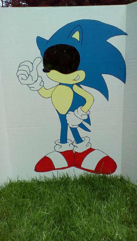 DIY Sonic the Hedgehog photo booth prop...Linden Sonic The Hedgehog Photo Booth, Sonic Photo Booth, Sonic Diy Decorations, Sonic The Hedgehog Birthday Party Diy, Diy Sonic The Hedgehog Party, Hedgehog Photo, Sonic The Hedgehog Birthday Party, Sonic Birthday Party, Hedgehog Party