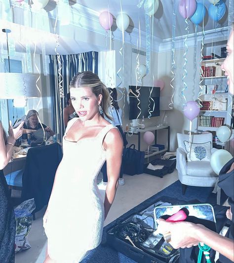 Sofia Richie After Party, Messy Claw Clip, Sofia Richie Wedding, Elliot Grainge, Hotel Du Cap Eden Roc, 8 Bridesmaids, After Party Wedding, Sofia Richie Grainge, Sophia Richie