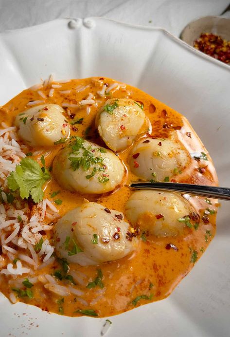 Pan Fried Scallops, Mild Curry, Fried Scallops, Seafood Menu, Seafood Market, Roasted Tomato, Curry Sauce, Tuna Salad, Coconut Curry