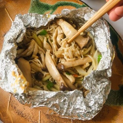 Mixed Mushroom Foil Bake - The Foodie Takes Flight Foil Bake, Resep Vegan, Pickled Radishes, Mushroom And Onions, Green Bean Recipes, Minced Meat, Vegan Condiments, Mushroom Recipes, Oil Recipes