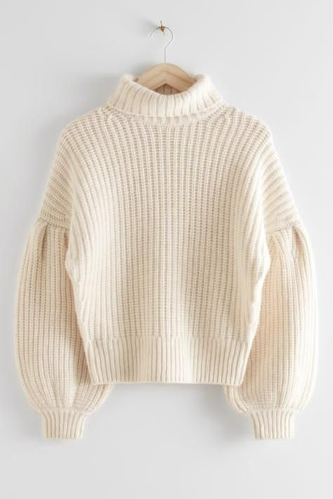 Jersey de punto y cuello alto, de Vinter Mode Outfits, Winter Mode Outfits, Trouser Outfits, Chunky Knits Sweater, Fashion Story, Cool Sweaters, Fashion Outlet, Winter Fashion Outfits, Sweater Sleeves