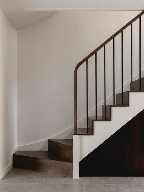 Modern Banisters And Railings Metal, Modern Balusters, Contemporary Stair Railing, Modern Staircase Railing, Wood Railings For Stairs, Loft Railing, Wabi Sabi Home Decor, Timber Joinery, Oak Handrail