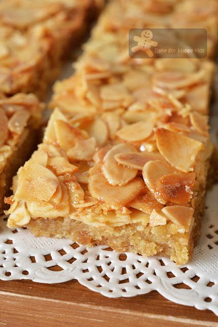 Honey Almond Slice, Honey Dessert Recipes Healthy, Gluten Free Slices Recipes, Almond Squares Recipe, Almond Biscuits Recipe, Honey Deserts, Almond Desert, Sliced Almonds Recipes, Almond Bars Recipe