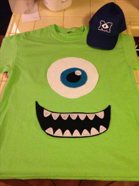 DIY Halloween costumes mike wazowski Mike Monsters Inc Costume, Diy Mike Wazowski Costume, Mike Wazowski Halloween Costume, Mike Wazowski Shirt, Mike Wazowski Costume, Werewolf Halloween, Monster Inc, Diy Disney Shirts, Mike Wazowski