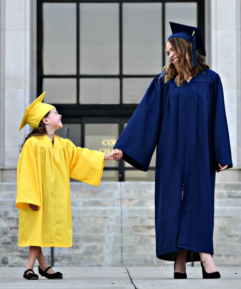 Mommy And Daughter Graduation Pictures, Graduation Pictures With Younger Sibling, Senior And Kindergarten Graduation, Siblings Graduation Photo Ideas, Grad Pics With Kids, Kindergarten And Senior Picture Ideas, Senior And Kindergarten Pictures, Big Sister Little Sister Graduation Pictures, Sibling Graduation Pictures Photo Ideas