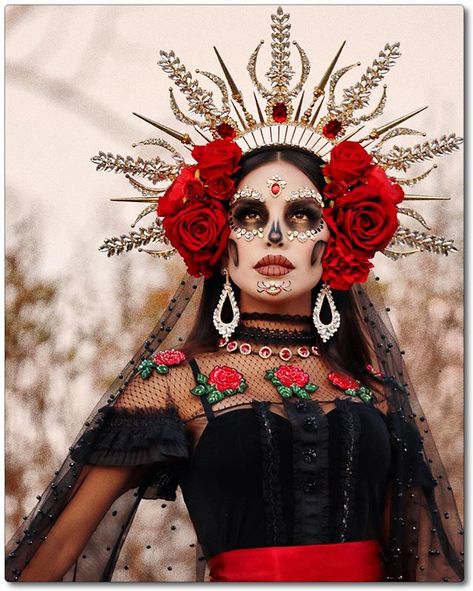 Lily Martinez on Instagram: “Completely honored to have created this look for @iluvsarahii with @smashboxcosmetics ♥️🖤 Thank you ALL for the love and response I received…” Super Easy Costumes, Makijaż Sugar Skull, Last Minute Costume Ideas, Catrina Costume, Catrina Makeup, Halloween Makeup Sugar Skull, Sugar Skull Costume, Kostum Halloween, Last Minute Costume