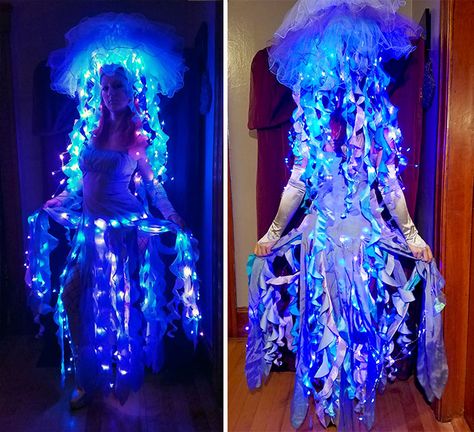 Bio-Luminescent Jellyfish Jellyfish Halloween Costume, Jellyfish Halloween, Jellyfish Costume, Most Creative Halloween Costumes, Creative Halloween Costumes Diy, Blacklight Party, Idee Cosplay, Creative Costumes, Group Halloween Costumes