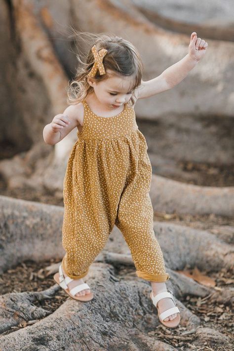 Children’s fashion Saffron Seeds, Baby Outfits, Dresses Kids Girl, Kids Fashion Girl, Fashion Kids, Toddler Fashion, Childrens Fashion