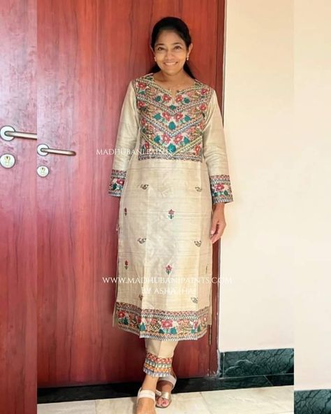 Silk Kurti Designs, Hand Painted Dress, Silk Kurti, Madhubani Art, Madhubani Painting, Saree Dress, Hand Painting, Hand Painting Art, Kurti Designs