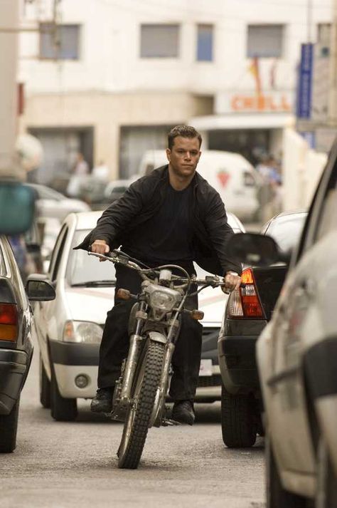 Bourne Ultimatum Matt Damon Jason Bourne, Bourne Ultimatum, Bourne Identity, The Bourne Ultimatum, Bourne Supremacy, The Bourne Identity, Riding A Motorcycle, Jason Bourne, Paul Atreides