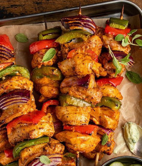 Piri Piri Chicken Skewers - Cherry on my Sundae Piri Piri Chicken Recipe, Dill Yogurt Sauce, Piri Piri Sauce, Piri Piri Chicken, Pickled Cucumbers, Paprika Chicken, Piri Piri, Chicken With Olives, Basil Chicken