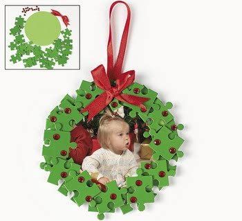 Picture Ornament Craft, Christmas Wreath Photo, Wreath Picture, Photo Frame Ornaments, Frame Ornament, Picture Frame Ornaments, Picture Ornaments, Fun Home Activities, Ornament Craft