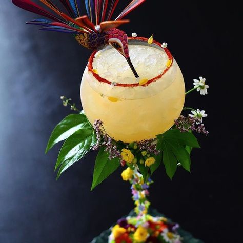 Experience Restaurant, Pretty Cocktail Garnish, Tropical Cocktail Garnish, Tropical Cocktail Aesthetic, Tiki Drink Garnish, Unique Tiki Cocktails, Floral Drink, Bartender Drinks Recipes, Cocktail Shots