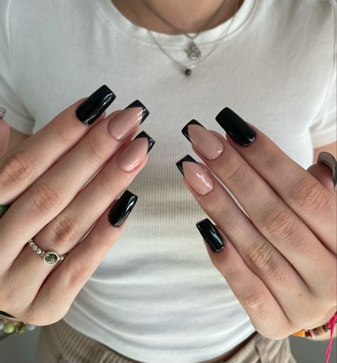 Black Nails Ideas Short Square, Black Polygel Nails, French Tip Nails Triangle, French Nails Black, Mickey Nails, Fancy Nails Designs, Gel Nails Diy, Grunge Nails, Polygel Nails