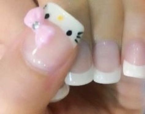 Kawaii French Tip Nails, Little Highlights, Hello Kitty Nail, Wired Earbuds, Kitty Nails, Charmmy Kitty, Pink Glam, Hello Kitty Nails, Really Cute Nails