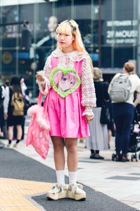 The Best Street Style From Tokyo Fashion Week Spring 2020 Tokyo Street Fashion Women, Tokyo Fashion Women, Tokyo Fashion Street, Tokyo Fashion Week Street Styles, Douyin Fashion, Japan Fashion Street, Tokyo Fashion Week, Harajuku Fashion Street, Fashion Week Spring 2020