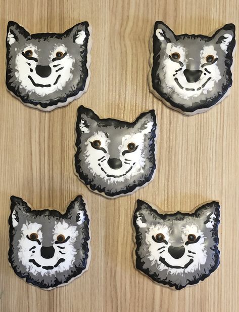 Wolf Cookies, Wolf Wallpaper Hd, Neon Wolf, Animals Forest, Wolf Wallpaper, Cookie Designs, Cooking And Baking, Baked Goods, Sugar Cookie