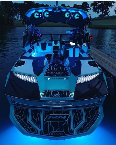 WAKE 10 Wakesurf on Instagram: “GET. ME. ON. THIS. NOW!!! 🏄🏼‍♀️🏄🏽 • Follow @wake10wakesurfing 🇺🇸 Tag #wake10wakesurfing to be featured 🤙🏻 🔥📸: @shaunmurray • • •…” Wake Board Boat, Pavati Wake Boat, Wake Boat, Surf Boat, Wake Boarding, Country Trucks, Wakeboard Boats, Small Yachts, Ski Boats