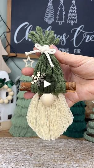 Simple Holiday Crafts For Adults, Cute Christmas Crafts For Adults, Kid Christmas Ornaments Diy, Christmas Adult Crafts, Gnome Ornaments Diy, New Christmas Crafts For 2024, Gnome Craft Ideas, Diy Gnome Ornaments, Holiday Crafts For Adults