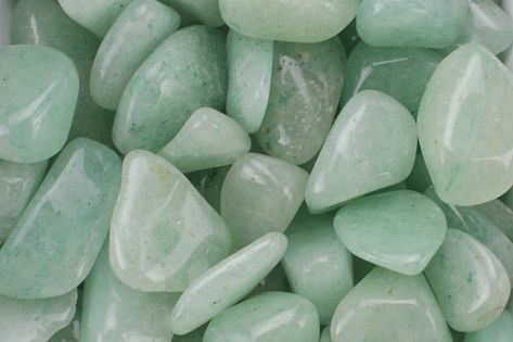 Green Aesthetic Tumblr, Crystal Wedding Dress, Crystal Room, Green Pictures, Green Aventurine Crystal, Crystal Aesthetic, Mean Green, Pretty Rocks, Green Photo