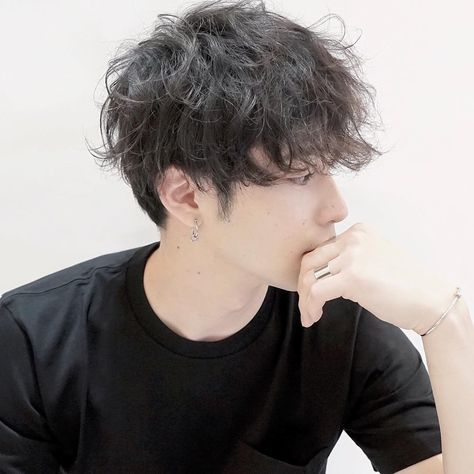 Get this Hairstyle: Overgrown Regular Cut with Long Messy Wavy Top Lengths on Dark Hair Overgrown Fringe, Long Messy Hair Men, Overgrown Hair, Asian Haircuts, Green Dress Makeup, Dark Grey Hair, Black Hair Aesthetic, Messy Haircut, Crop Haircut