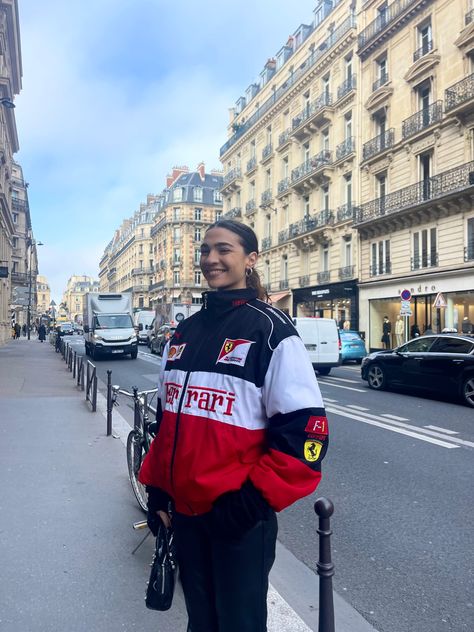 Ferrari Girl Outfit, Ferrari Racing Jacket, Style Retro 90s, Ferrari White, Gym Luxury, Y2k Hairstyle, Vacation Views, Ferrari Vintage, Ferrari Jacket