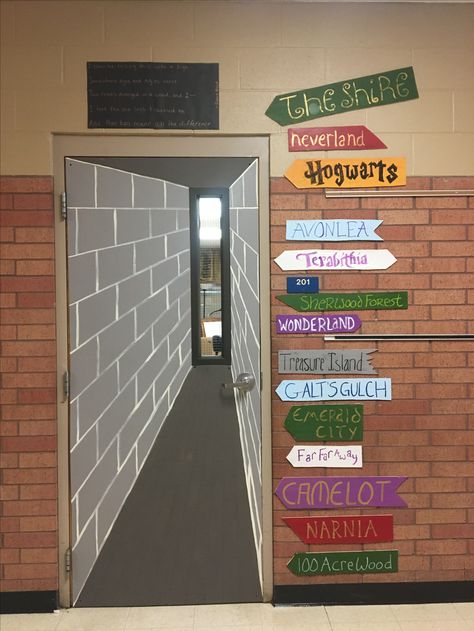 Classroom Highschool, High School Door, Ela Classroom Decor, 8th Grade English, School Art Activities, Student Picture, 4th Grade Ela, School Doors, 5th Grade Classroom