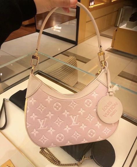 Zapatillas Louis Vuitton, Tas Louis Vuitton, Unrealistic Wishlist, Tas Lv, Templat Kotak, Sac Louis Vuitton, My Style Bags, Trendy Purses, 밈 유머