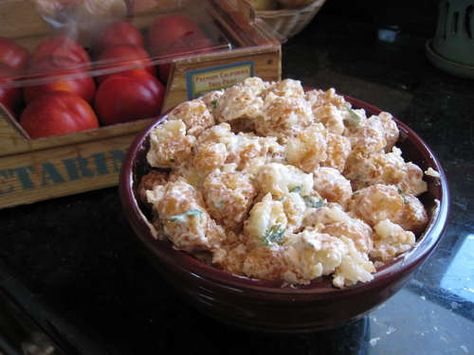 Tater Tot Salad~~like potato salad but uses tater tots!! Hmmmm..... Seasoned Tater Tots, Tater Tot Recipe, Tater Salad, Summertime Ideas, Potato Salad Recipes, Potatoe Skins Recipe, Tater Tot Recipes, Sandwich Salad, Potato Tots