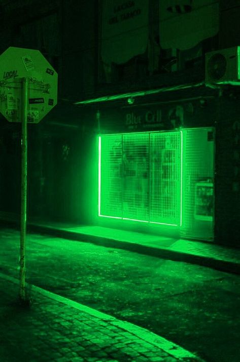 Green Lights Urban Night Photography Wallpaper Verde, Hijau Neon, Photo Bleu, Blue In Green, Dark Green Wallpaper, Green Lights, Night Street, Green Pictures, Christmas Aesthetic Wallpaper