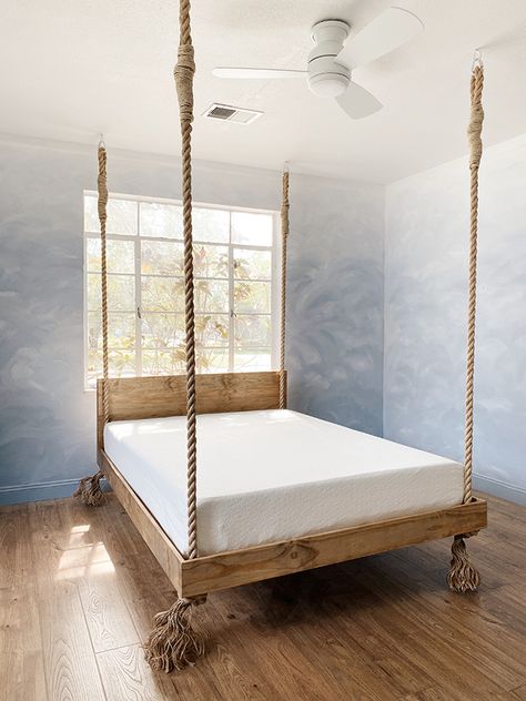 DIY Hanging Bed Diy Hanging Bed, Hanging Bed Diy, Bed Tutorial, Cloud Bedroom, Beautiful Bed Designs, Zimmer Diy, Floating Bed Frame, Hanging Beds, Hanging Bed