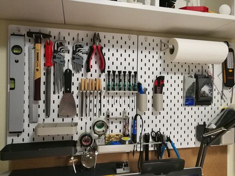 IKEA SKADIS Collection (easy print / tight fit) by CSD_Salzburg - Thingiverse Skådis Ikea, Garage Organization Shelves, Ikea Pegboard, Garage Wall Storage, Ikea Skadis, Peg Wall, Gear Room, Garage Organisation, Garage Organization Diy