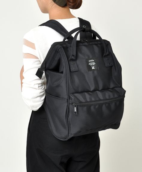 ALL BLACK Anello Limited Edition Backpack Rucksack EC-B001 2 Anello Backpack Aesthetic, Backpack Outfits Women, Black Backpack Outfit, Anello Bag, Anello Backpack, Black Lovers, Asian Gifts, Aesthetic Backpack, Airport Outfits