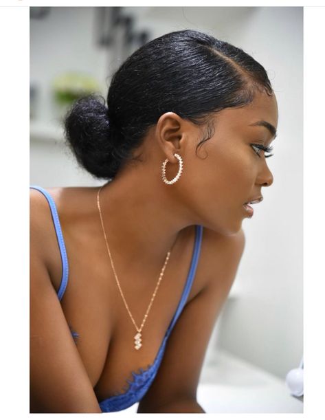 Sleeck back💘 Black Hair Bun Styles, Natural Hair Bun, Afro Hair Bun, Slicked Back Hairstyles, Afro Bun, My Season, Natural Hair Bun Styles, Pelo Afro, Slicked Back Hair