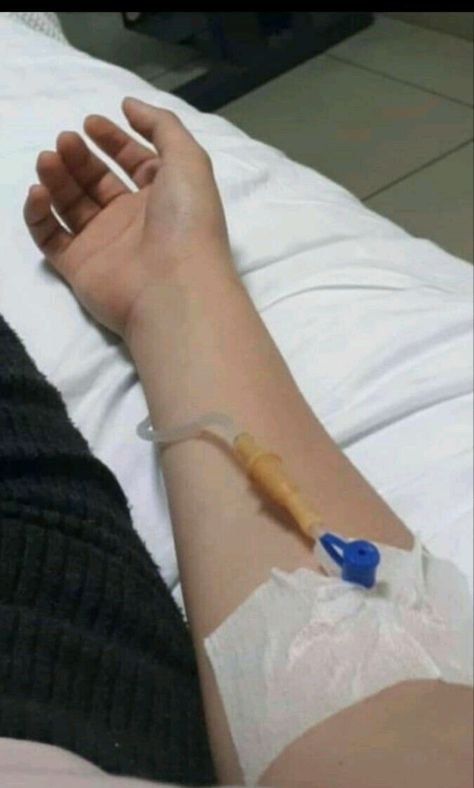 Drip Hands Hospital Snapchat, Hand With Drip In Hospital Real, Girl Hand With Drip In Hospital, Injection Hand Pic, Hands With Drip In Hospital, Hospital Admit Hand Pics, Filmy Vintage, Hospital Pictures, طابع بريدي