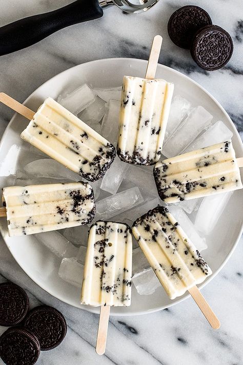 Cookies And Cream Popsicles, Cookie Dough Popsicles, Two Ingredient Cookies, Wine Popsicles, Baking Mischief, Gourmet Popsicles, 2 Ingredient Cookies, Rainbow Popsicles, Smoothie Popsicles