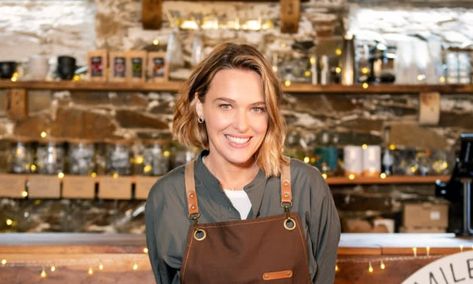 Sally Bretton, Beyond Paradise, Horizon Landscape, Green Wing, Who Is She, Ricky Gervais, Three Daughters, First Tv, Popular Shows