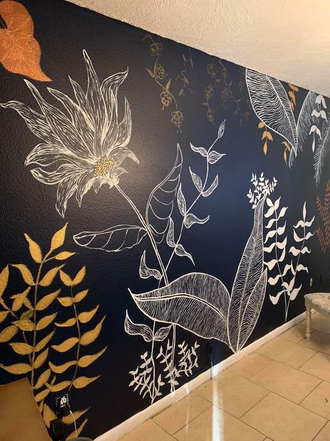 Murals Botanical Wall Mural Painting, Murals On Black Walls, Black And Yellow Mural, Gothic Mural Ideas, Black Wall Mural Ideas, Pretty Wall Painting Ideas, Black And White Mural Art, Mural On Black Wall, Mural Dinding Art