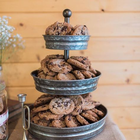 Reception Cookie Bar, Wedding Cookies And Cupcakes, Wedding Desserts Cookies, Donut And Cookie Bar Wedding, Cookie Presentation Ideas Party, Wedding Cupcakes And Cookies, Cookies And Cupcakes Wedding Display, Rustic Cookie Display Ideas, Wedding Cookie Dessert Table